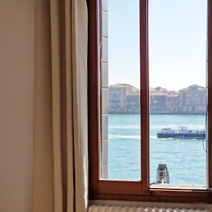 Silk Road Hostel Venice